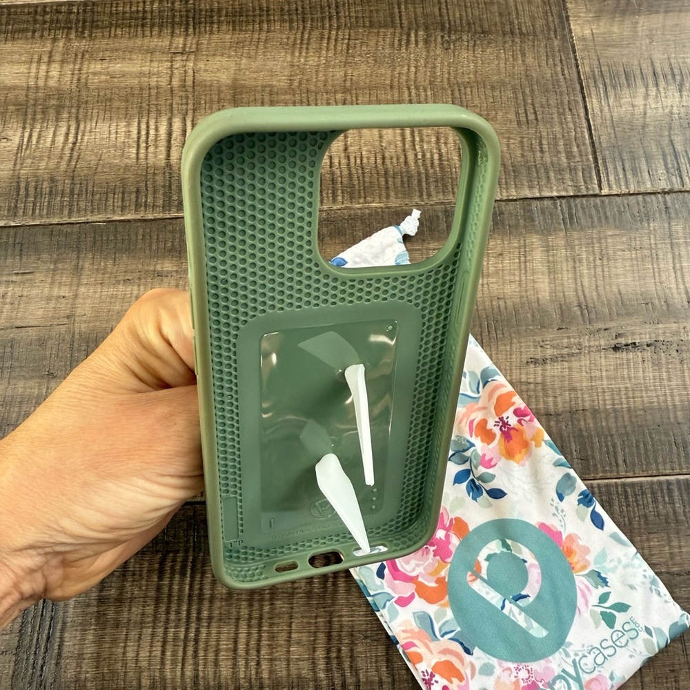 Loopy case - Picture 5 of 7